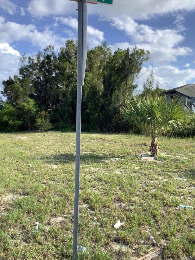 4 of 7 - Dixie Hwy, Riviera Beach, FL