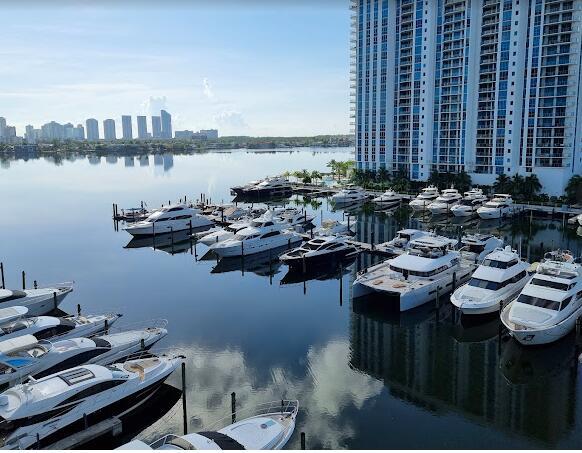 1 of 2 - 17211 Biscayne Blvd #12, Aventura, FL