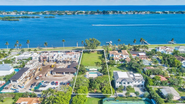 5 of 19 - 5400 Essex Ct, West Palm Beach, FL