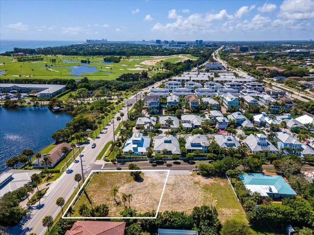 4 of 14 - 401 Olympus Dr, Juno Beach, FL