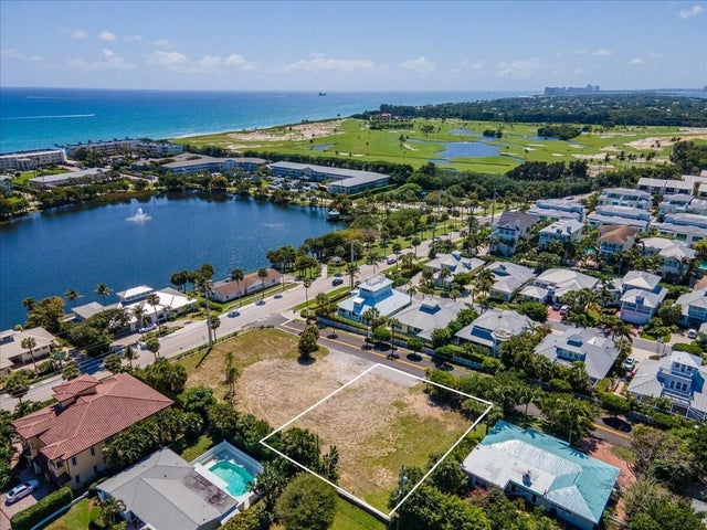 3 of 14 - 403 Olympus Dr, Juno Beach, FL