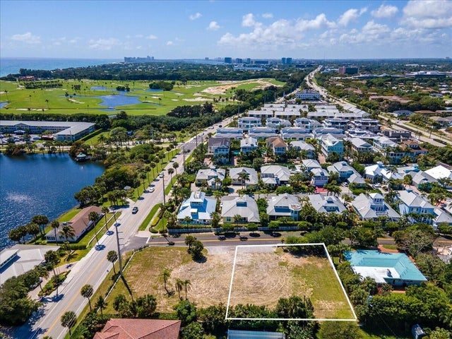 4 of 14 - 403 Olympus Dr, Juno Beach, FL