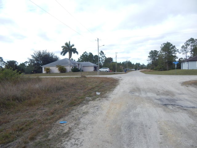4 of 4 - 941 Capetown Avenue, Lehigh Acres, FL