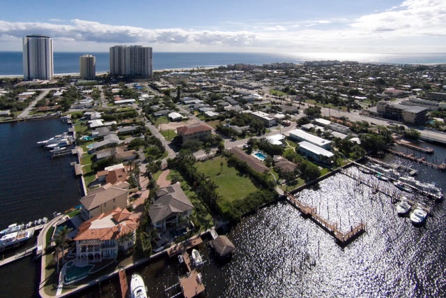 2 of 15 - 2715 Lake Drive, Riviera Beach, FL