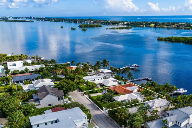 2 of 4 - 7932 Flagler Ct, West Palm Beach, FL
