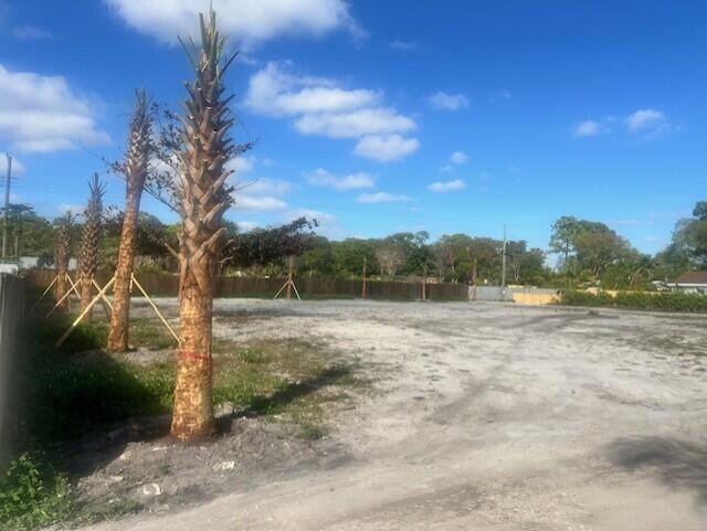 2 of 7 - 447 Tall Pines Road, West Palm Beach, FL