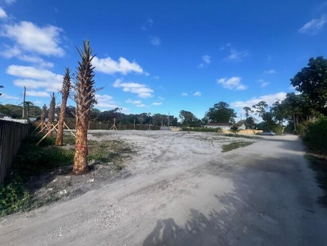 3 of 7 - 447 Tall Pines Road, West Palm Beach, FL