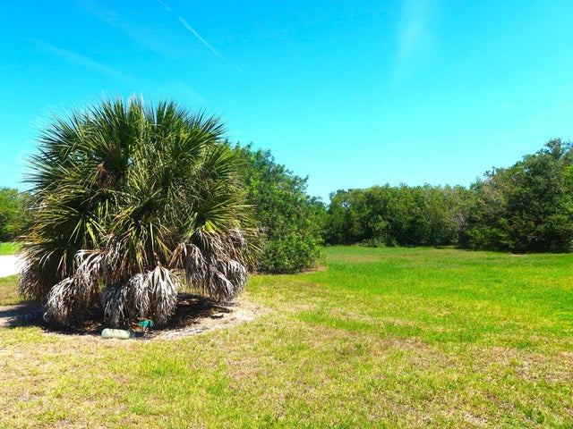 3 of 14 - 1880 Bayview Ct, Vero Beach, FL