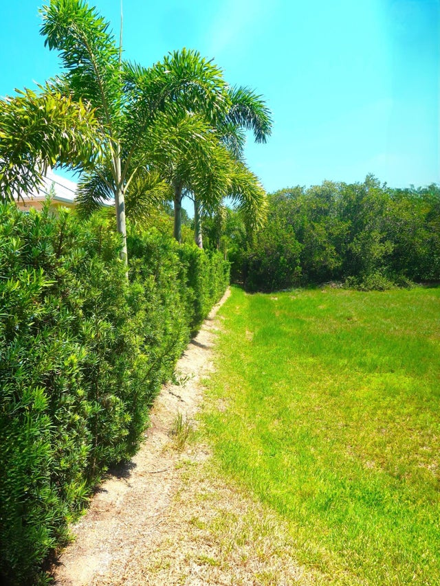 5 of 14 - 1880 Bayview Ct, Vero Beach, FL