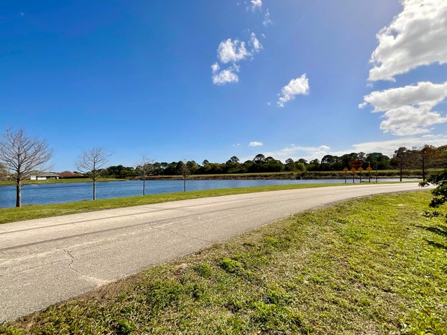 4 of 7 - 4674 Sw Masefield St, Port Saint Lucie, FL