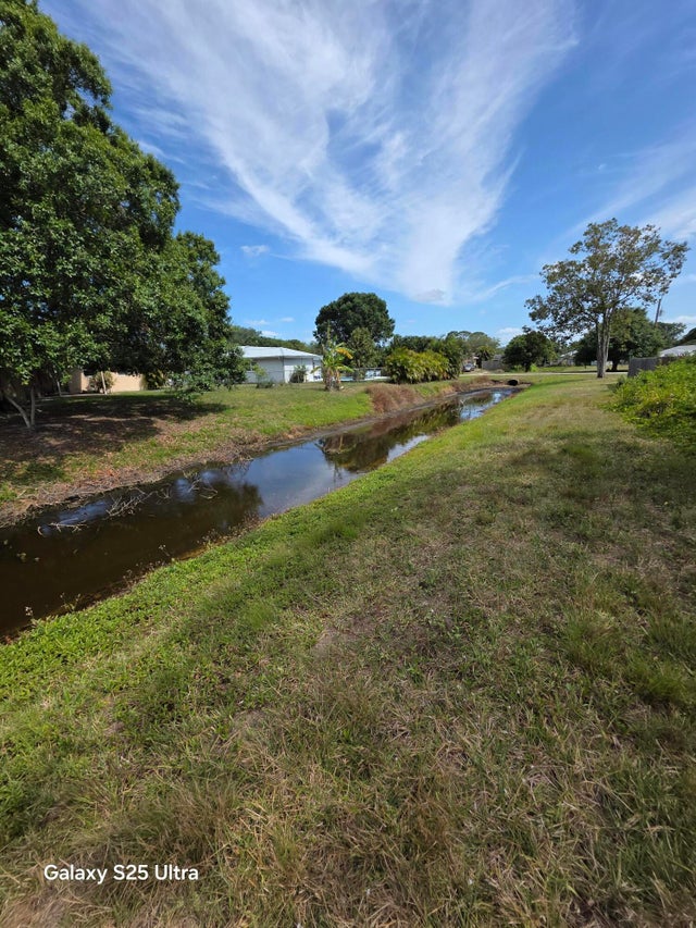 2 of 3 - 511 Nw Grenada Street, Port Saint Lucie, FL