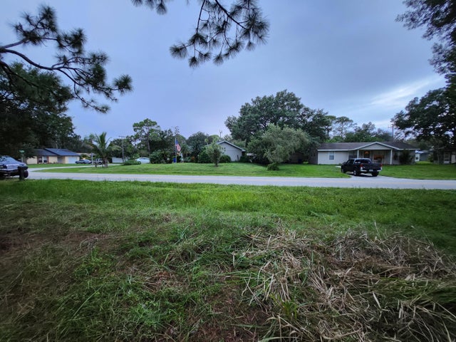 5 of 5 - 2420 85th Ct, Vero Beach, FL