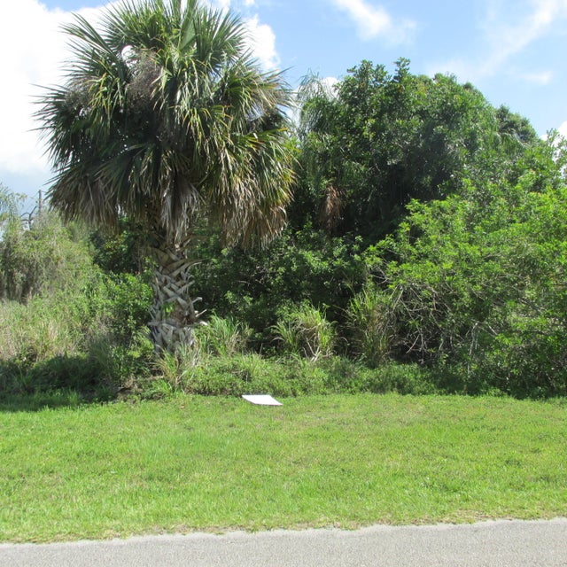 1 of 5 - 1613 Se Grapeland Avenue, Port Saint Lucie, FL