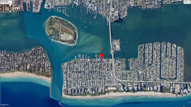 4 of 17 - 206 Lake Drive, Palm Beach Shores, FL