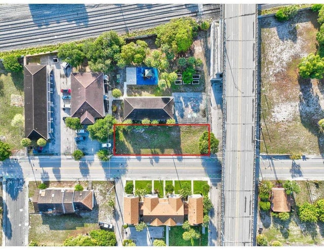 4 of 8 - 1306 Henrietta Avenue, West Palm Beach, FL