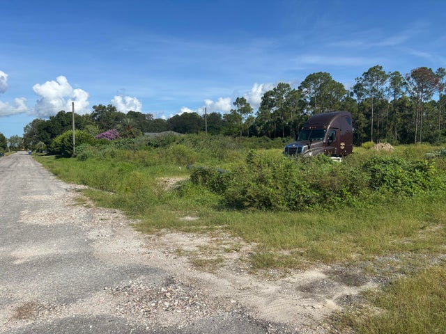 4 of 7 - 17777 75th Place N, Loxahatchee, FL