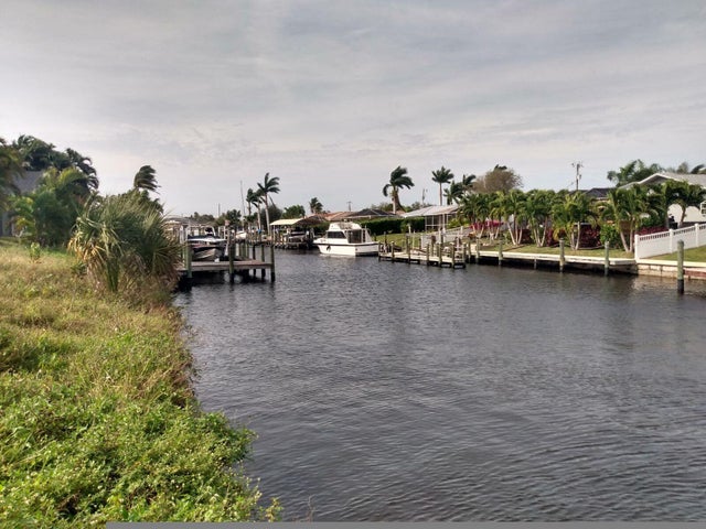 3 of 6 - 1727 Se 16th St #lot 21, Cape Coral, FL