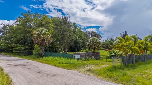 3 of 24 - 6424 Park Lane W, Lake Worth, FL