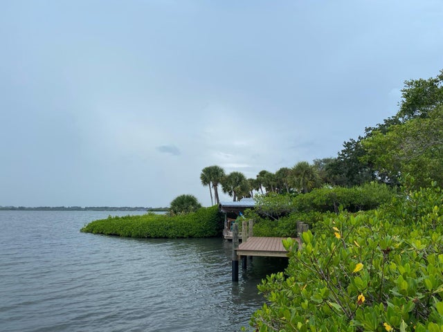 2 of 11 - 355 Cathedral Oaks Dr, Vero Beach, FL
