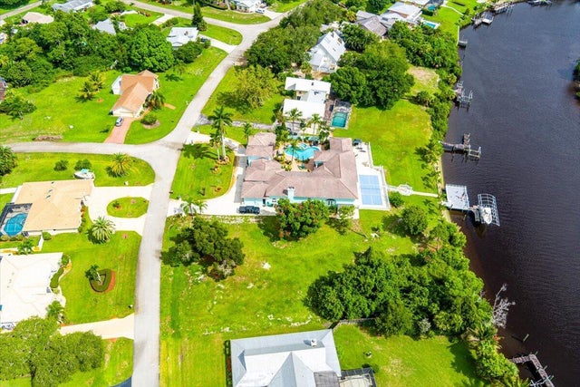 4 of 31 - 733 Se Hidden River Drive, Port Saint Lucie, FL