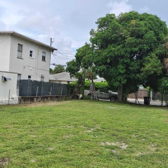 1 of 4 - 1009 State Street, West Palm Beach, FL