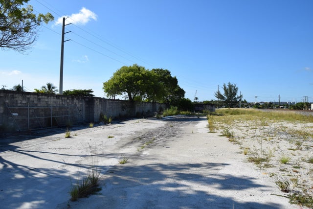 4 of 9 - 1666 N Old Dixie Highway, Jupiter, FL
