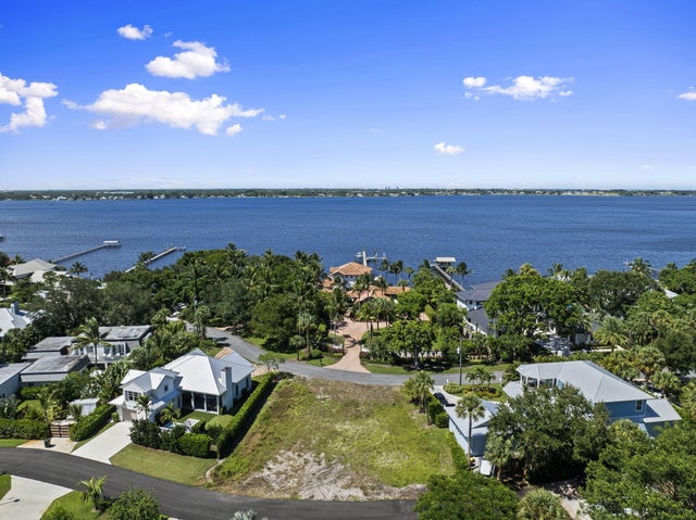 3 of 16 - 932 Se Riverside Drive, Stuart, FL