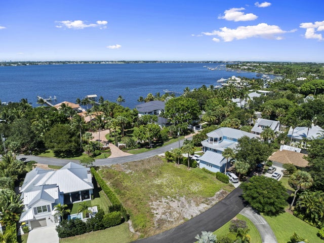4 of 16 - 932 Se Riverside Drive, Stuart, FL