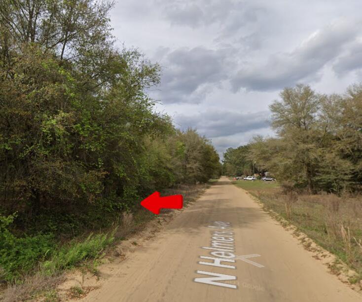 N Helmers Avenue, Interlachen
