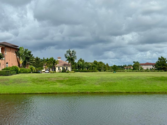 5 of 8 - 114 Se Via San Marino, Port Saint Lucie, FL