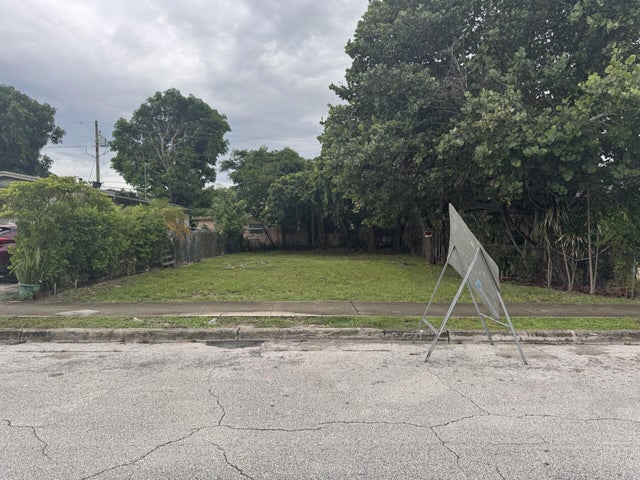2 of 7 - 00 State Street, West Palm Beach, FL