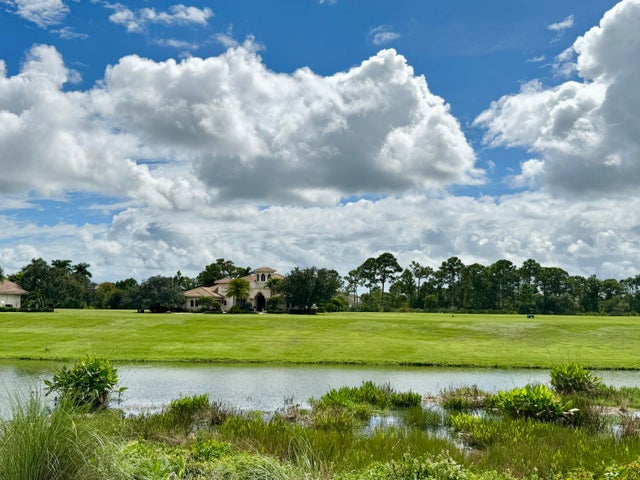 2 of 10 - 137 Se Mira Lavella, Port Saint Lucie, FL