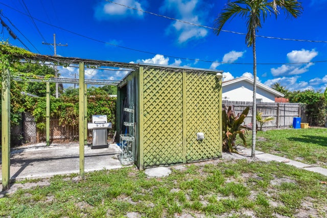 4 of 8 - 340 Russlyn Drive, West Palm Beach, FL