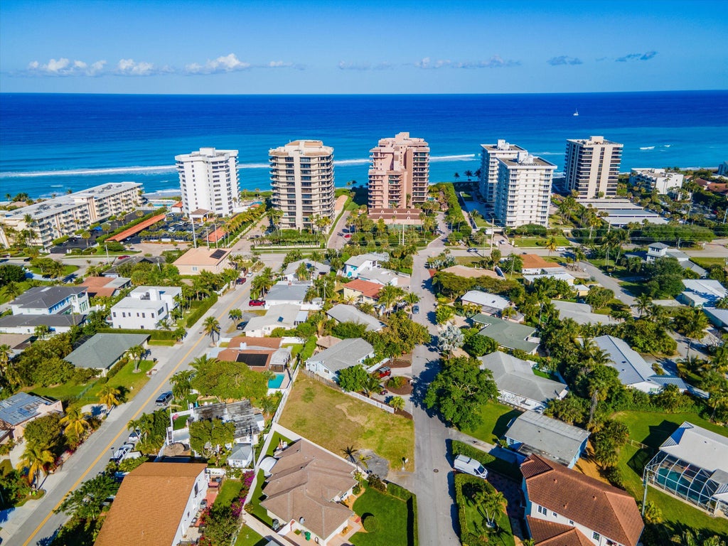 451 Neptune Road, Juno Beach