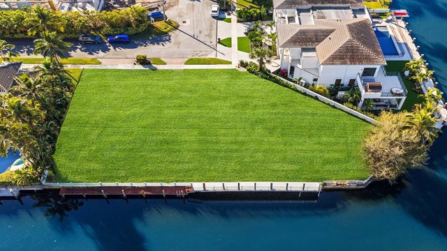 Photo of 7401 Ne Bay Cove Ct, Boca Raton FL