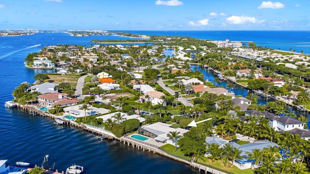 Photo of 14 Sabal Island Dr, Ocean Ridge FL