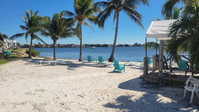 9 N Loafing Street, Hypoluxo