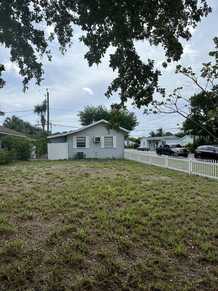 312 12th Av N, Lake Worth Beach