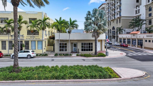 2 of 18 - 1731 Ponce De Leon Boulevard, Coral Gables, FL
