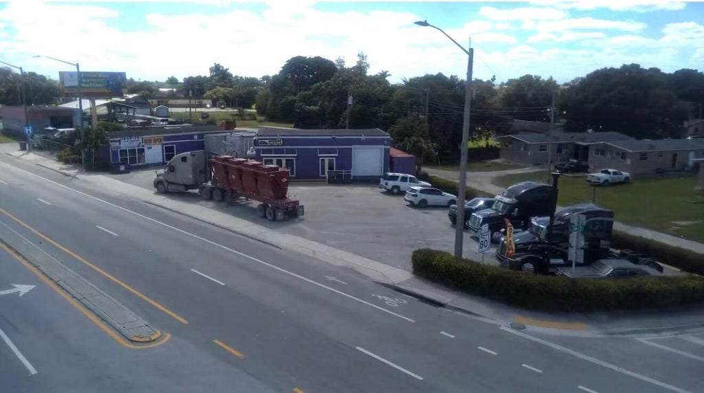 185 Us Hwy 27, South Bay