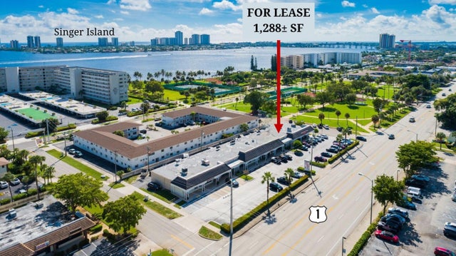 3 of 14 - 801 Federal Hwy #811, Lake Park, FL