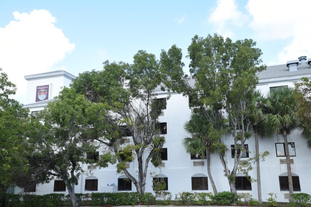 5 of 52 - 7051 Seacrest Blvd, Lantana, FL