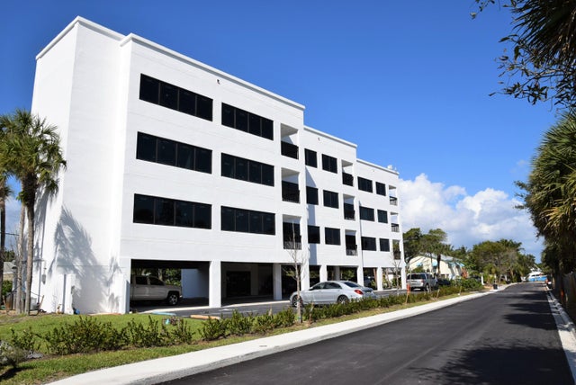 1 of 14 - 1016 Clemons St, Jupiter, FL