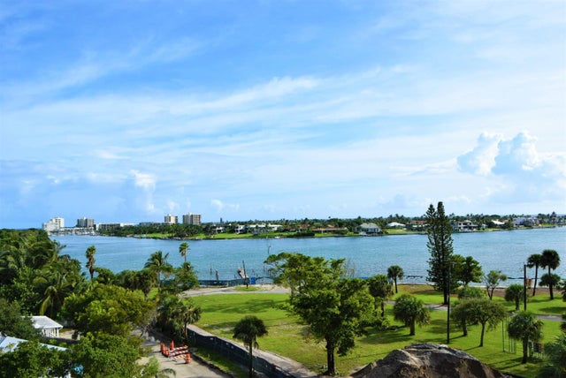 4 of 14 - 1016 Clemons St, Jupiter, FL