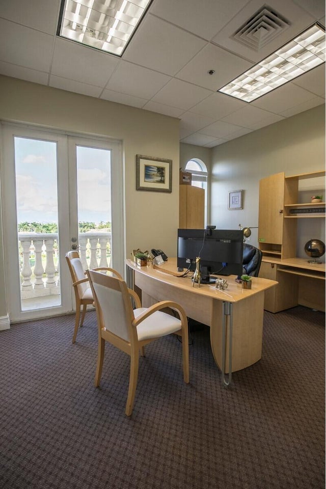 4 of 7 - 7999 N Federal Hwy #400, Boca Raton, FL