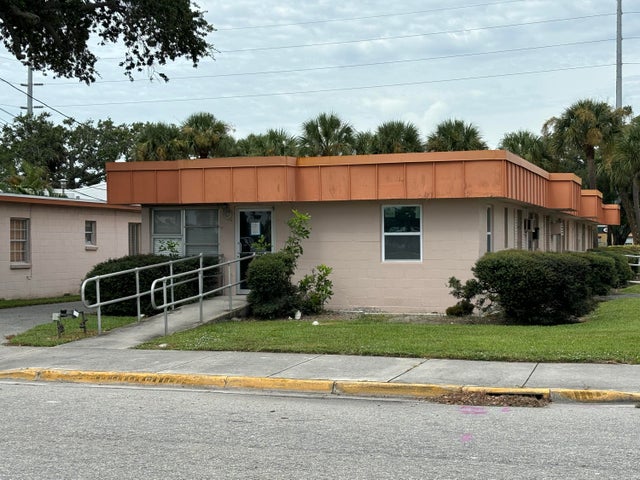 1 of 9 - 401 S 6th St, Fort Pierce, FL
