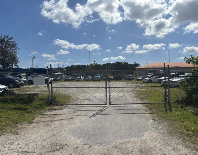 2 of 3 - 6900 Heritage Dr, Port Saint Lucie, FL