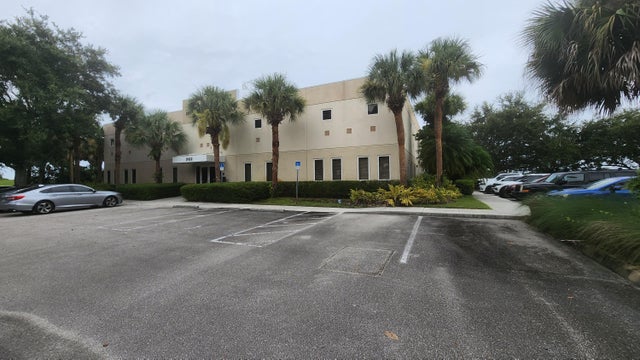 1 of 24 - 3030 N 25th St, Fort Pierce, FL