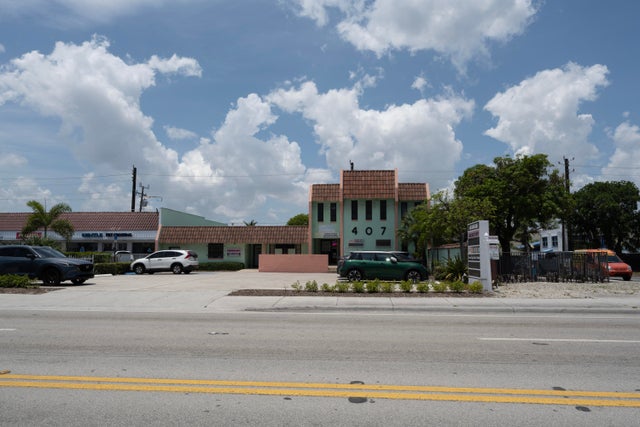 2 of 9 - 401 S Dixie Hwy #3, Lake Worth Beach, FL