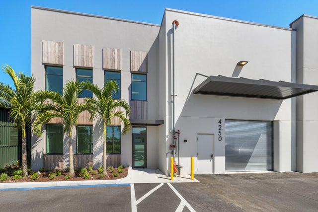 1 of 22 - 4250 Georgia Av, West Palm Beach, FL